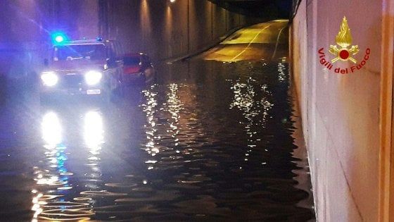 Temporale sul Bolognese, decine di interventi dei pompieri