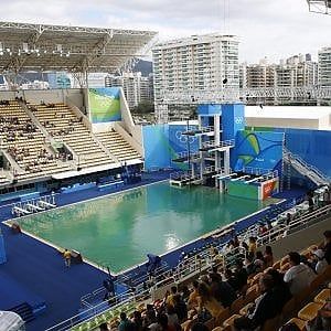 Tuffi, piscina ancora verde. La difesa dei brasiliani: "Chimica non è scienza esatta"