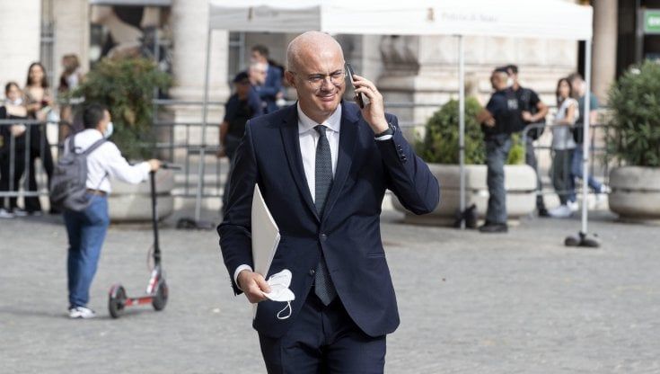 Alleanza Pd-5S. Il ministro D'Incà: "Dove siamo divisi potremmo tornare insieme ai ballottaggi". Letta: "Cosa saggia". Ma Conte frena