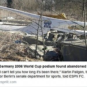 Nazionale, il podio del trionfo del 2006 abbandonato in un parco