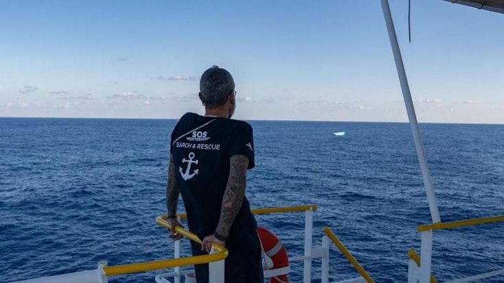 “Potevamo salvarli”: la testimonianza dalla Ocean Viking dopo il mancato salvataggio
