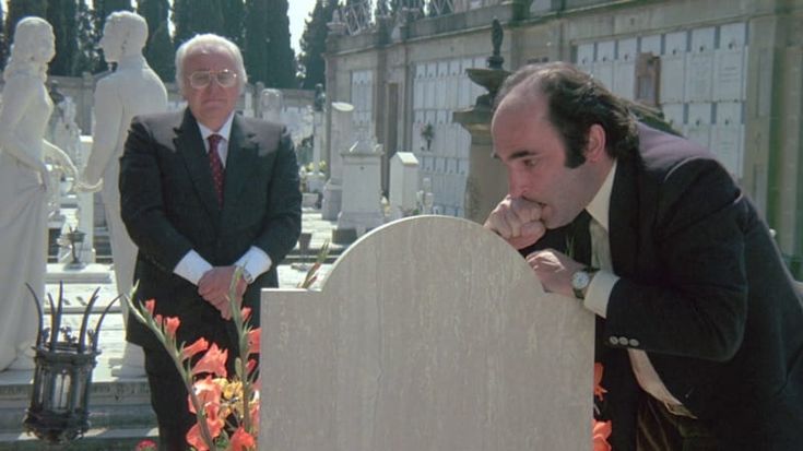 “Amici miei”, un tour nei luoghi del film ricordando la scena di Adelina al cimitero
