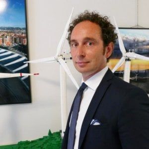 "Non voglio far pagare le maxi bollette ai miei clienti, cambiate la legge"