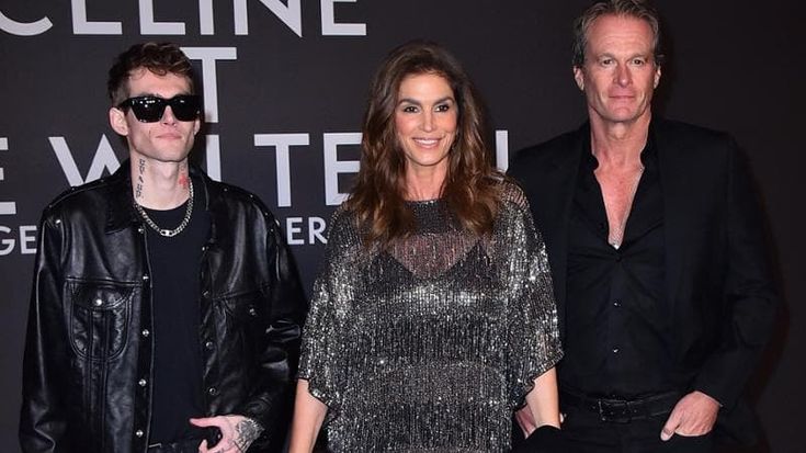 Cindy Crawford rompe il silenzio dopo la morte del figlio Presley Gerber: “Devastati dal dolore”