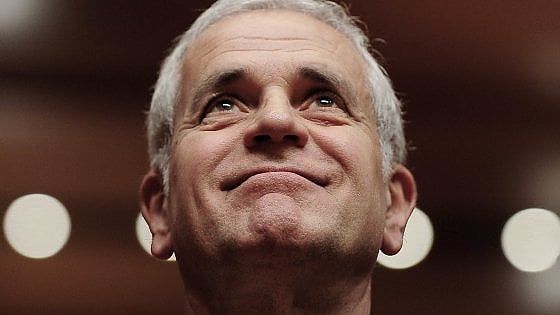 Milano, Roberto Formigoni condannato a sei anni: "Favorì la Maugeri in cambio di regali e vacanze"