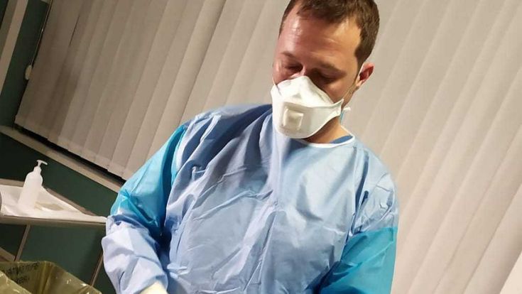 Coronavirus a Roma, l'infermiere: "Presi Ebola, ora curo il Covid. Siamo qui per salvare vite"
