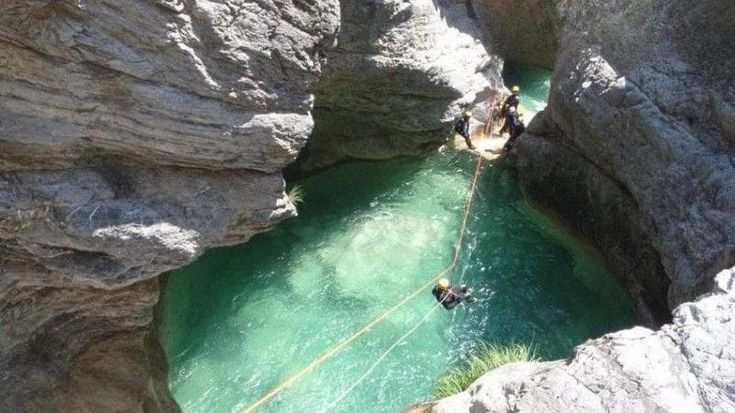 In Liguria è l’estate dell’entroterra, il caldo spinge i turisti dalle coste ai borghi