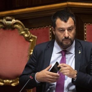 Fisco, Siri: "Flat tax per 40 milioni di persone". Salvini: "Non voglio sostituirmi al premier".