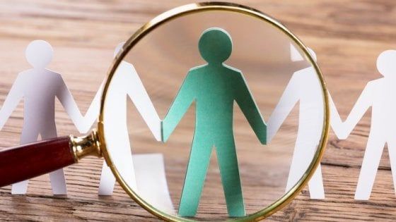 Spendo meno, compro meglio, mi gratifico: identikit dei nuovi consumatori
