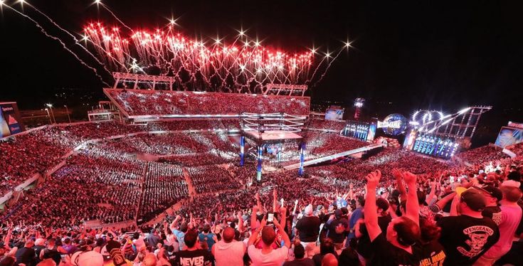 Calci, finti pugni e proposte di matrimonio: a Orlando lo show del SuperBowl del wrestling