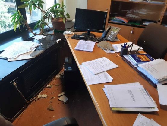 La Regione perde pezzi, crollano i soffitti dei gruppi Pd e M5S