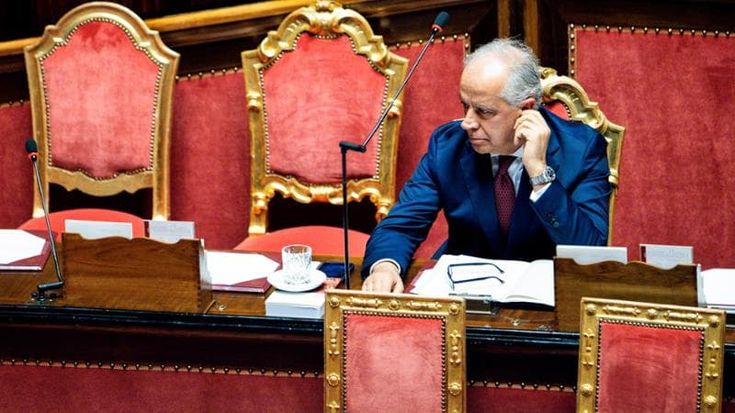 Trilaterale sulla sicurezza, Piantedosi si blinda nella sua Irpinia. Ministro ancora inavvicinabile