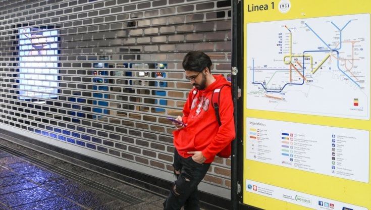 Maltempo, chiusa oltre due ore la stazione metro linea 1 Garibaldi