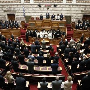 Grecia, revocata l'immunit&agrave; a sei deputati di Alba Dorata