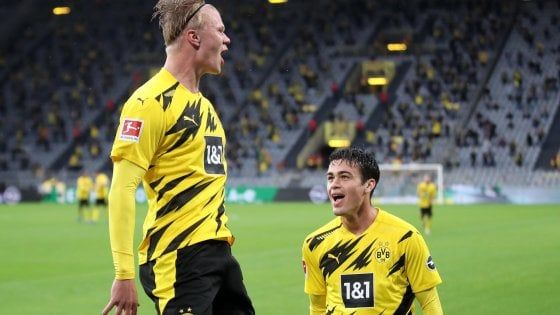 Germania, Reyna ispira e Haaland segna: poker del Borussia Dortmund al Friburgo