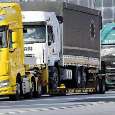 Tir, più rimborsi e tasse a rate. L’ultimatum per fermare la serrata
