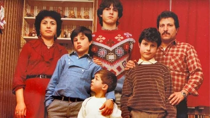 L’infanzia senza genitori, le scuole speciali, le umiliazioni: la mia vita da figlio di Gastarbeiter