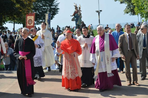 Il cardinale Bagnasco alla Guardia