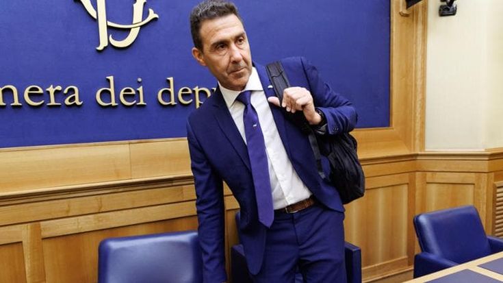 Fn, la chat della vergogna: “Ebrei bestie sataniste”