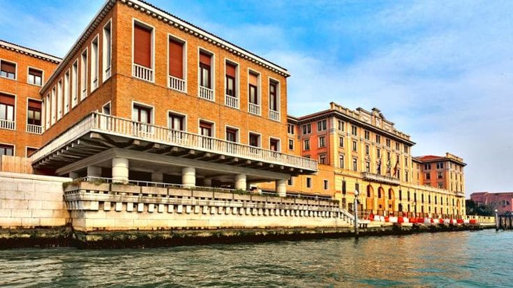 La Rai vende i suoi palazzi storici ma non pensa a investire i ricavi in nuova cultura