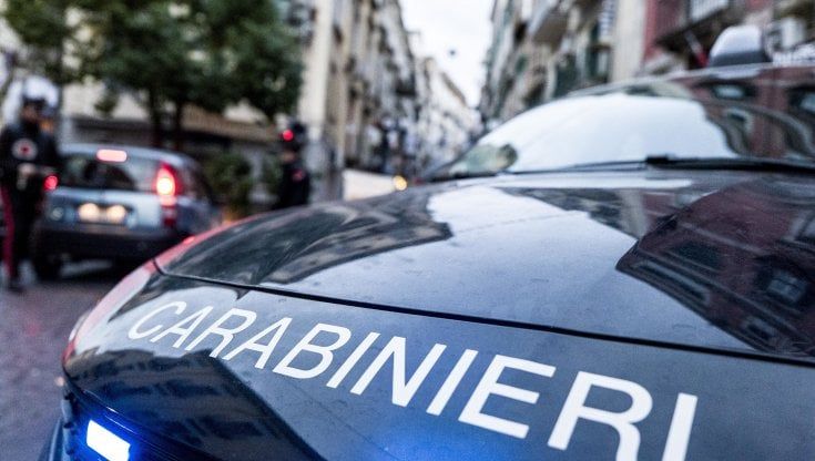 Napoli, ecco le tariffe dei parcheggiatori abusivi. E pretendevano anche soldi extra per una foto panoramica a Posillipo
