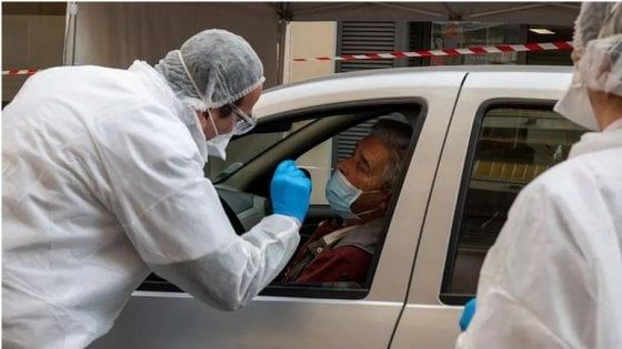 Alessandria, tampone in auto come al drive in: "Ne faremo 300 al giorno"