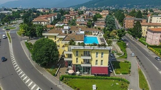 Coronavirus, lo sfogo dell'albergatore di Brescia contro i medici albanesi: "Tutte le notti a bere e a fare baccano"