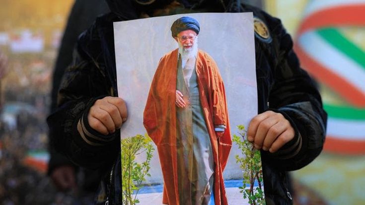 L’Iran spegne internet: gli ayatollah barricati isolano la popolazione