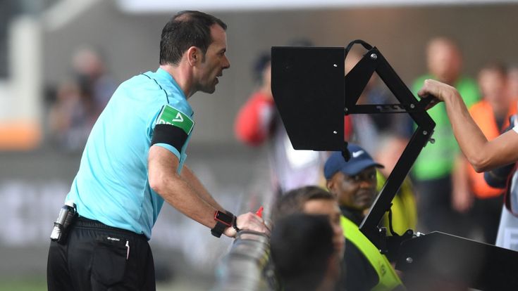 I guai del Var: stop agli arbitri conservatori