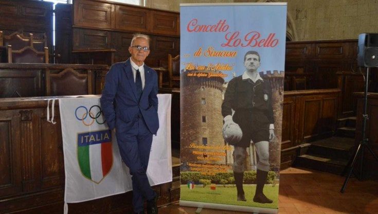 Quel Napoli-Juve con migliaia di spettatori a bordocampo: la classe e il polso di Concetto Lo Bello 