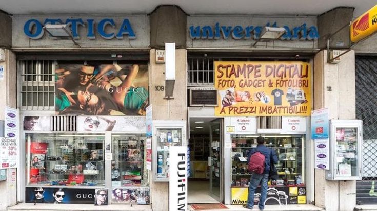 Ottica Universitaria, rubate fotocamere per 30mila euro: ladri arrestati dopo un inseguimento