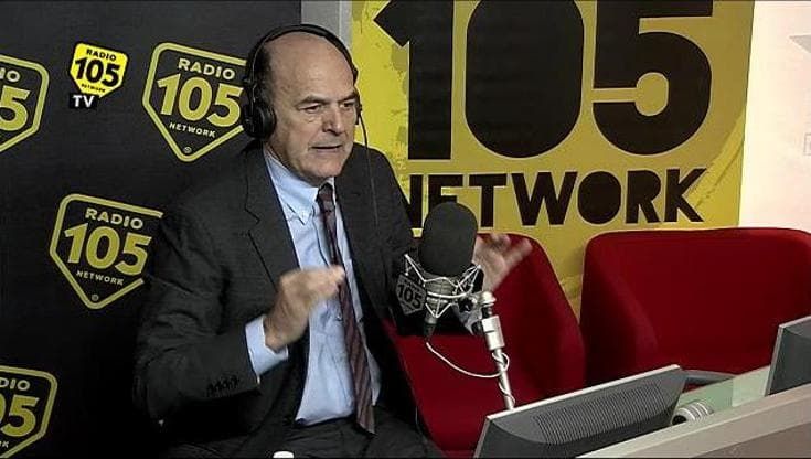 Bersani: "Berlusconi tratta le donne come bambole gonfiabili"