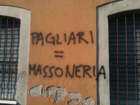 "Pagliari massone": vandali nella sede Pd