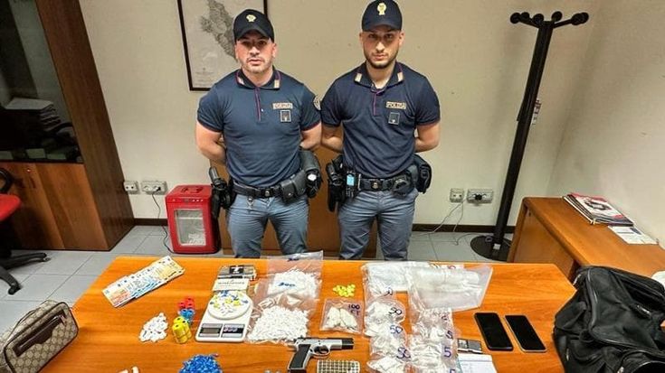 Soffiate anonime su Youpol: la cocaina nascosta nel clacson, due pusher in manette
