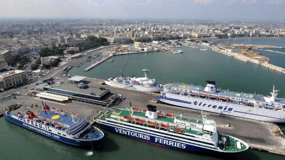 Bari, arrestato due volte per errore in una settimana: veniva da Tirana per vedere il padre detenuto