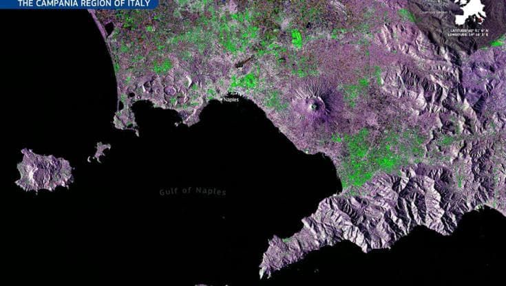 La Campania vista dallo spazio: il golfo di Napoli nell’occhio di Copernicus