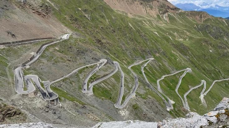 Il Passo delle identità, grande festa sullo Stelvio per due secoli tra le cime