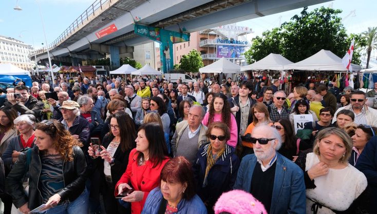 Genova, manifestazione contro il trasloco dei Depositi Chimici a Sampierdarena