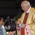 Pedofilia, storico arresto in Vaticano: in manette l'ex arcivescovo <span itemprop=