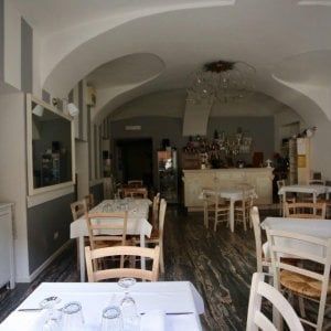 A cena da "Fiori e caffè", un localino gentile che piace alle signore