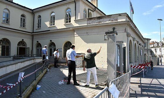 Bimbi schiacciati dal cancello, un mediatore culturale per assistere la famiglia cinese