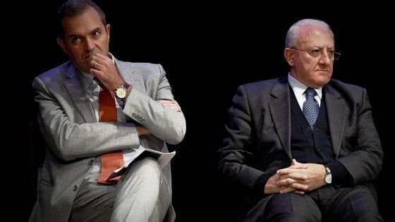 Il Pd scisso tra De Luca e de Magstris