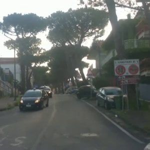 Carabinieri travestiti da operai arrestano due  camorristi mentre chiedono il pizzo