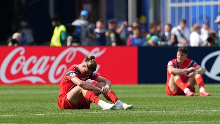 Allarme Norvegia, un virus contagia mezza squadra. Colpito anche il ct Solbakken, Haaland sta bene