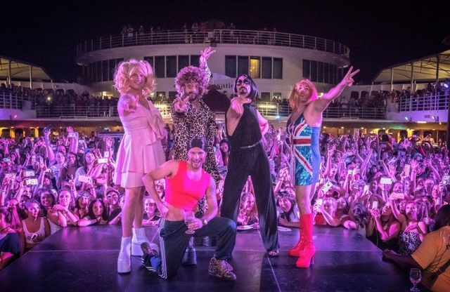 Le Spice Girls si riuniscono e l'omaggio dei Backstreet Boys è tutto da ridere