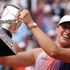 Paolini, niente da fare: Swiatek vince la finale del Roland Garros in due set. Terzo trionfo consecutivo a Parigi