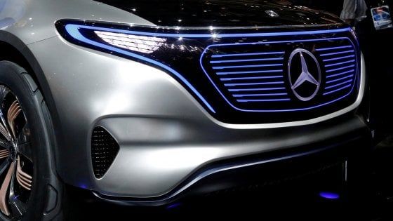 Chi guida la Mercedes? L'intelligenza artificiale