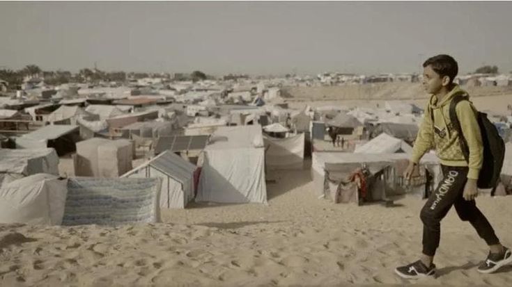 “Il nostro film che racconta Gaza è stato montato sotto le tende e vietato nelle sale in Germania”