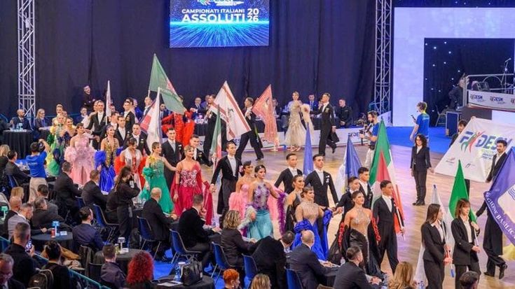 E con i ballerini in pista scesero i giudici