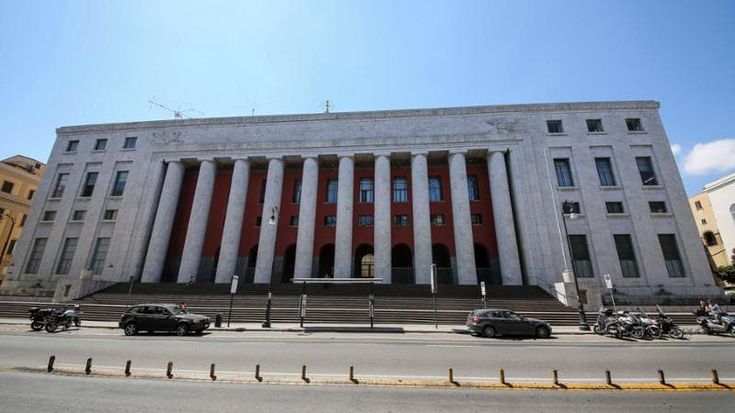Il palazzo delle Poste compie 90 anni: uno speciale annullo filatelico per festeggiarlo